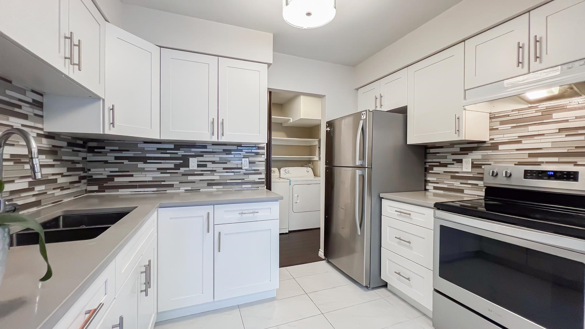 Photo de la propriété:  9374 122 Street 72  BC V3V 4L6 