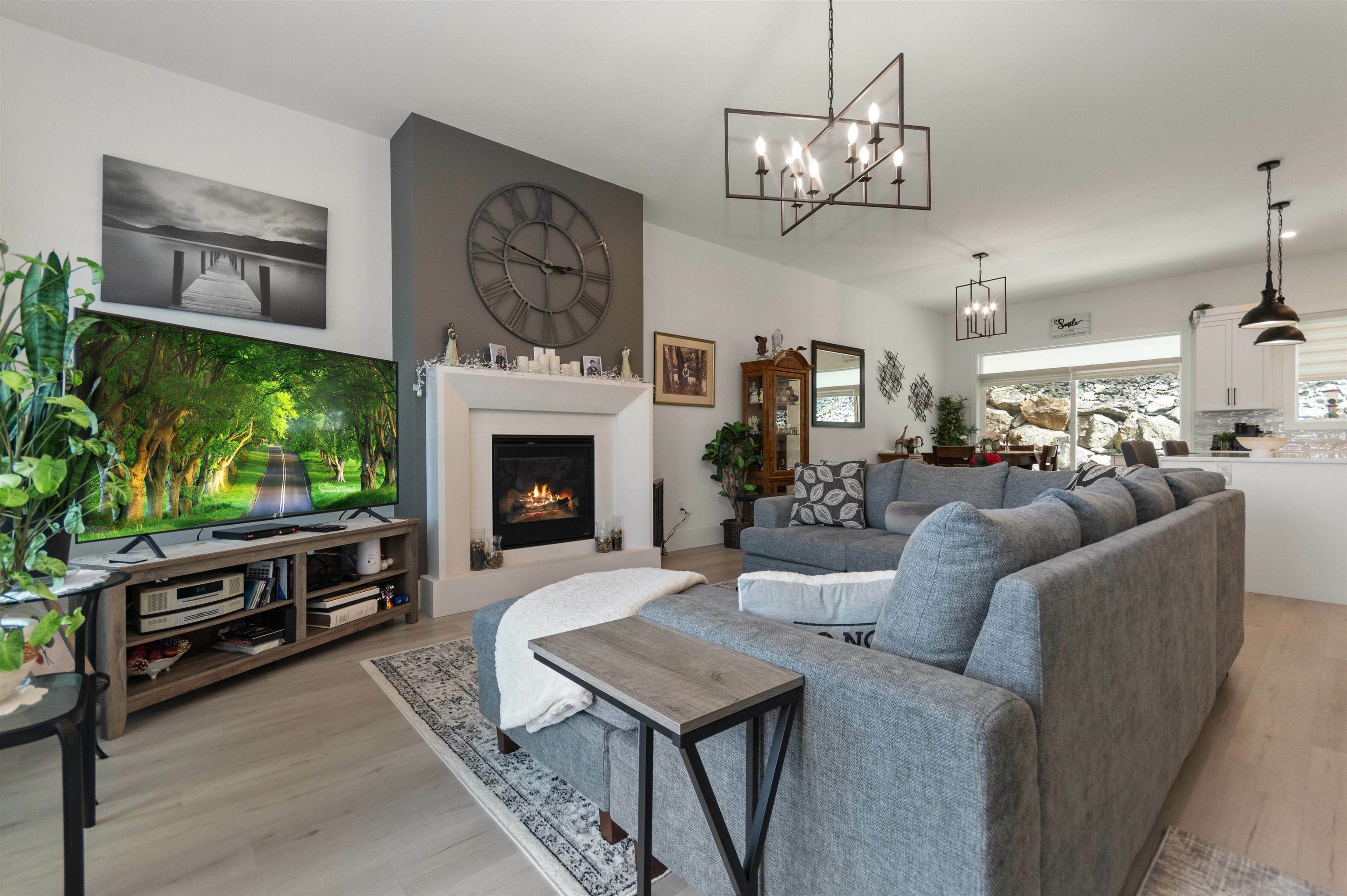 Photo de la propriété: 5248 Goldspring Place 14 BC V2R 5S5
