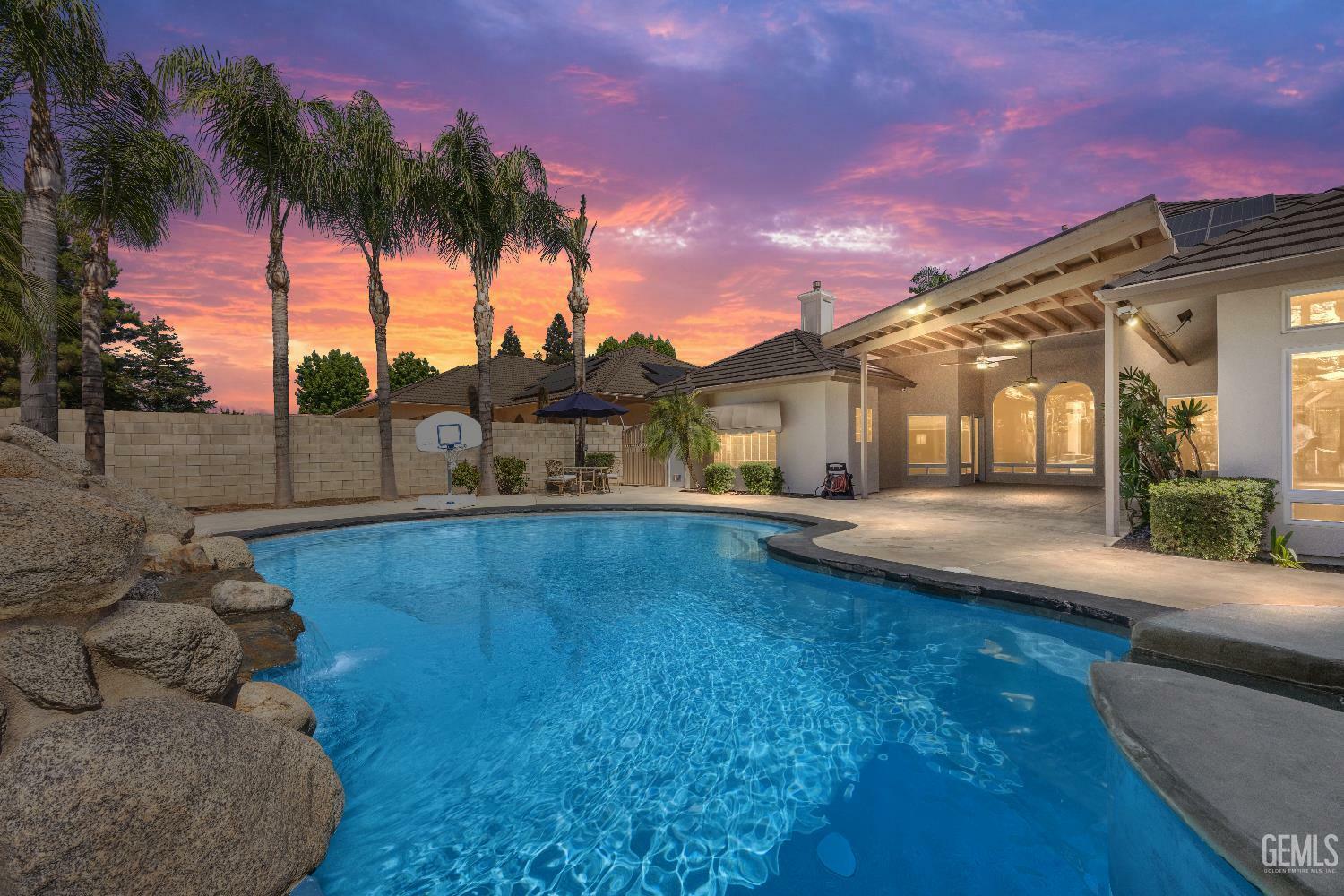 Property Photo: 12703 Holland Park Street CA 93312