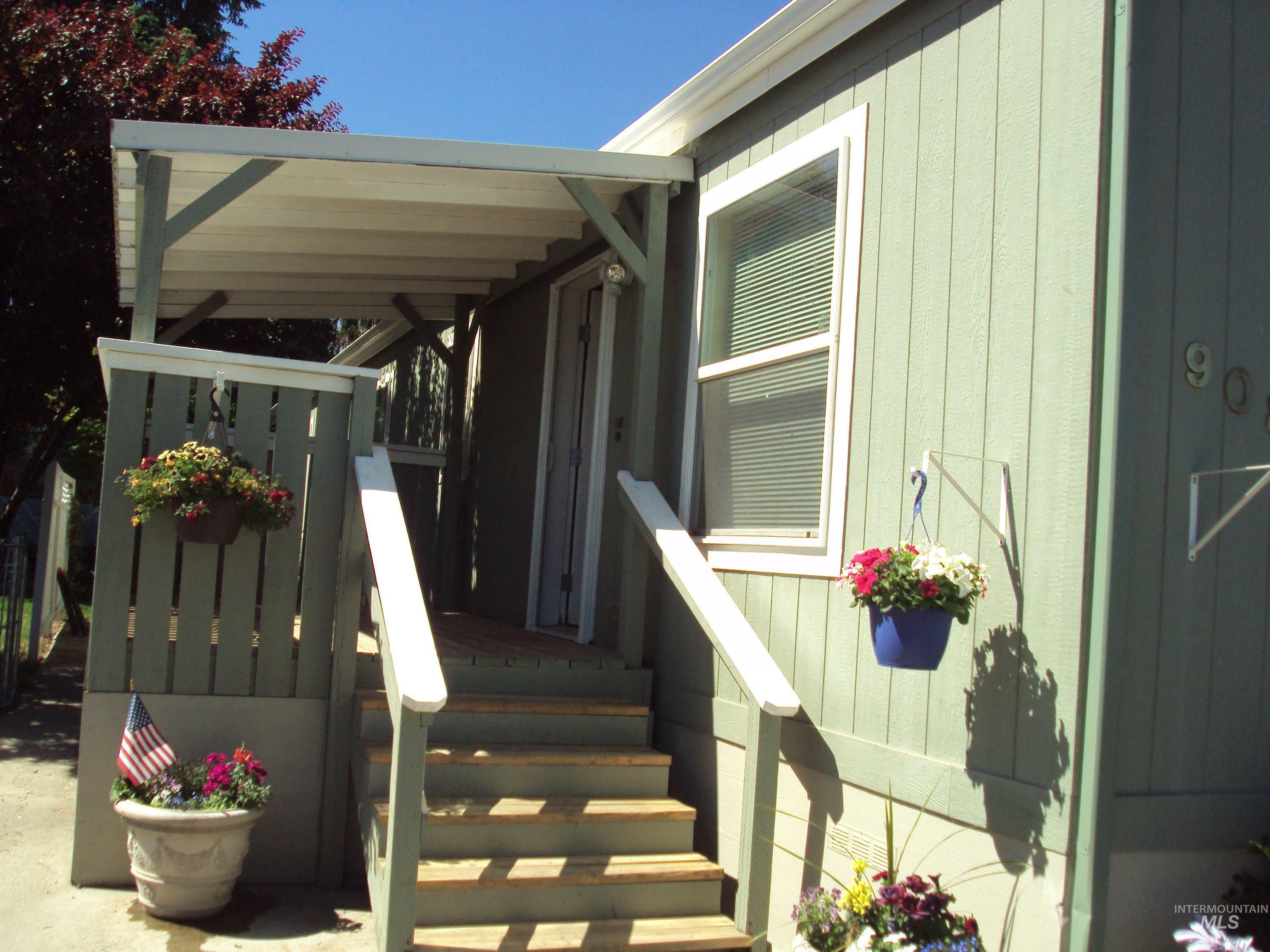 Property Photo: 908 Pine Street ID 83501