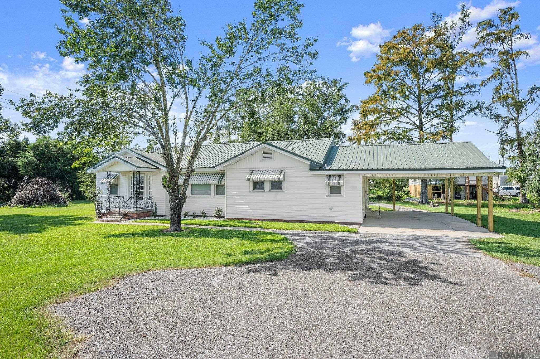 Property Photo: 8400 Main St LA 70778