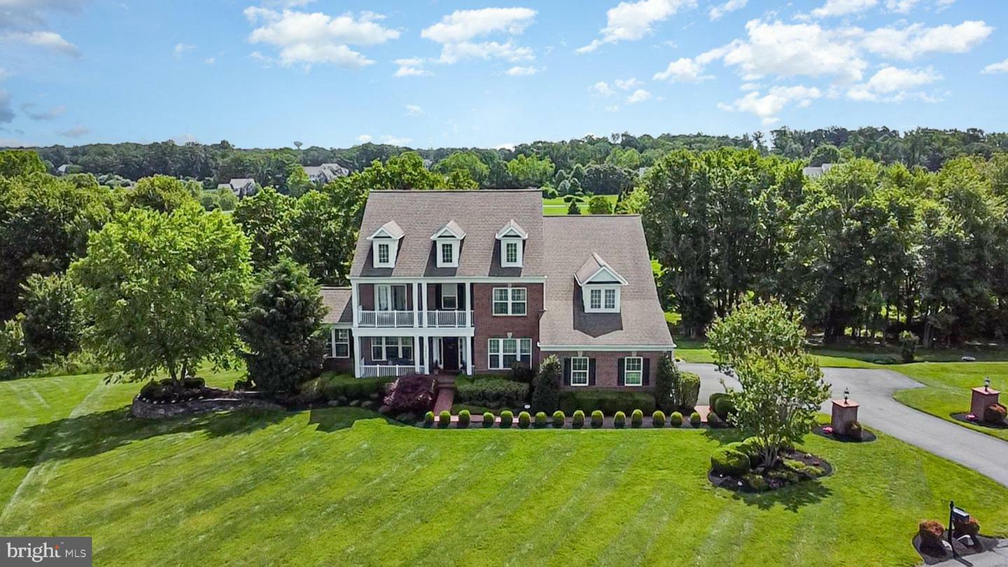 Property Photo: 23044 Creighton Farms Drive VA 20175