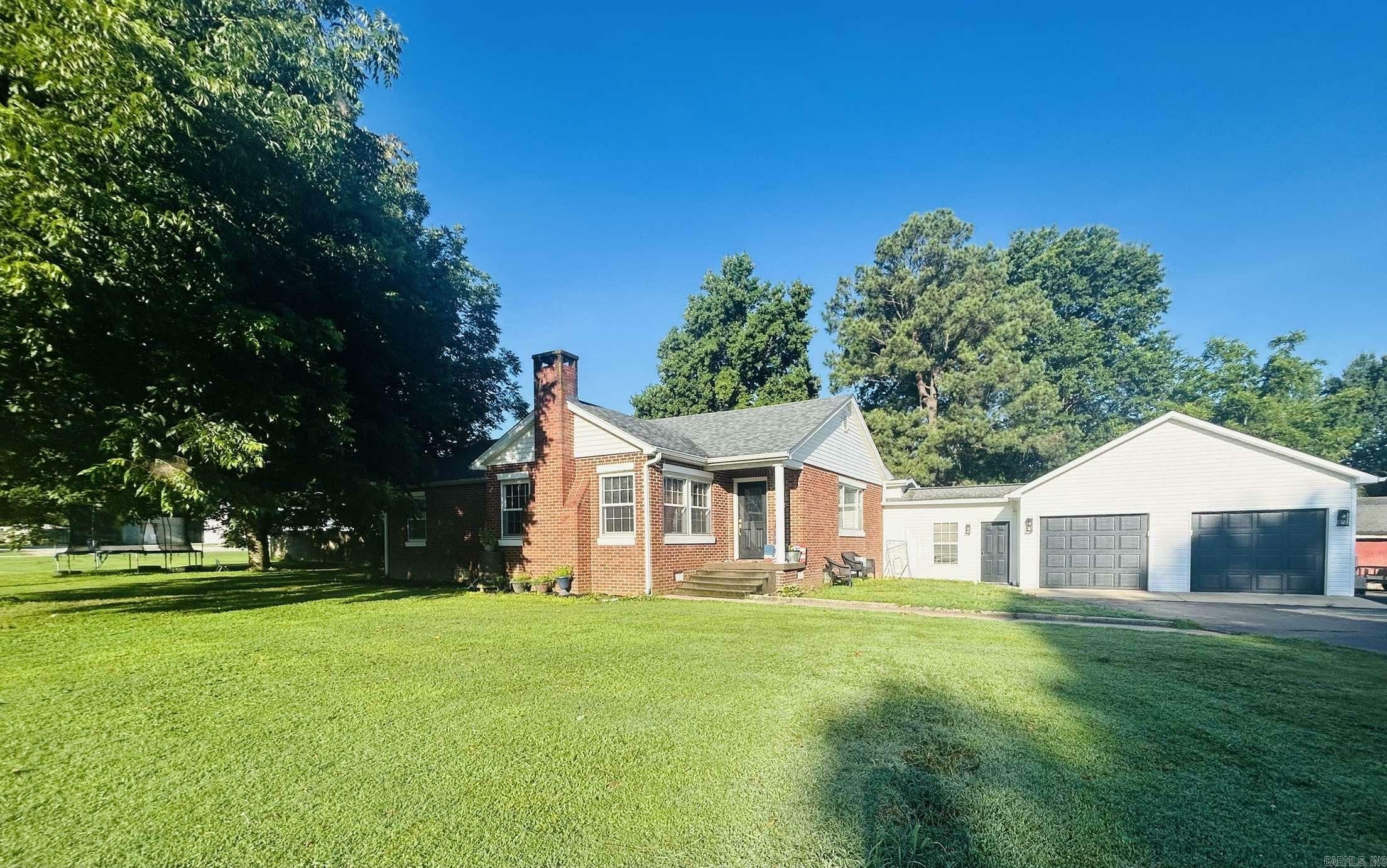 Property Photo: 821 S 12th Avenue AR 72454