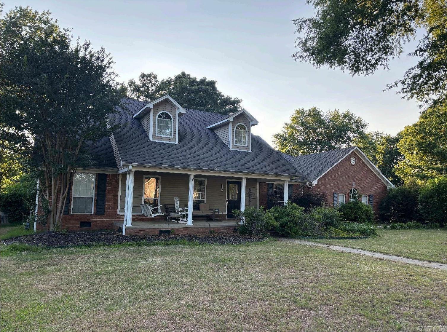 Property Photo: 115 Las Colinas Street AR 72034