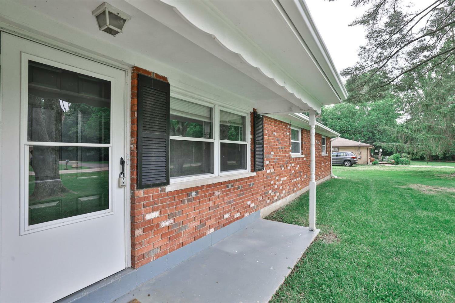 Property Photo: 860 E Hatt Swank Road OH 45140