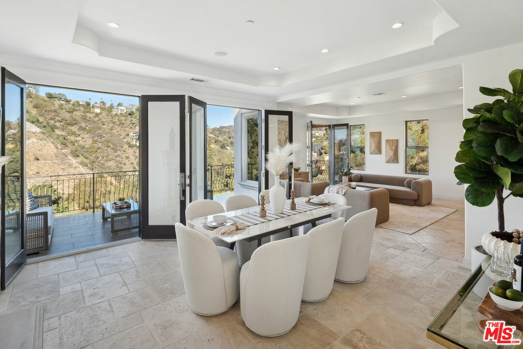 Property Photo: 8031 Floral Ave CA 90046