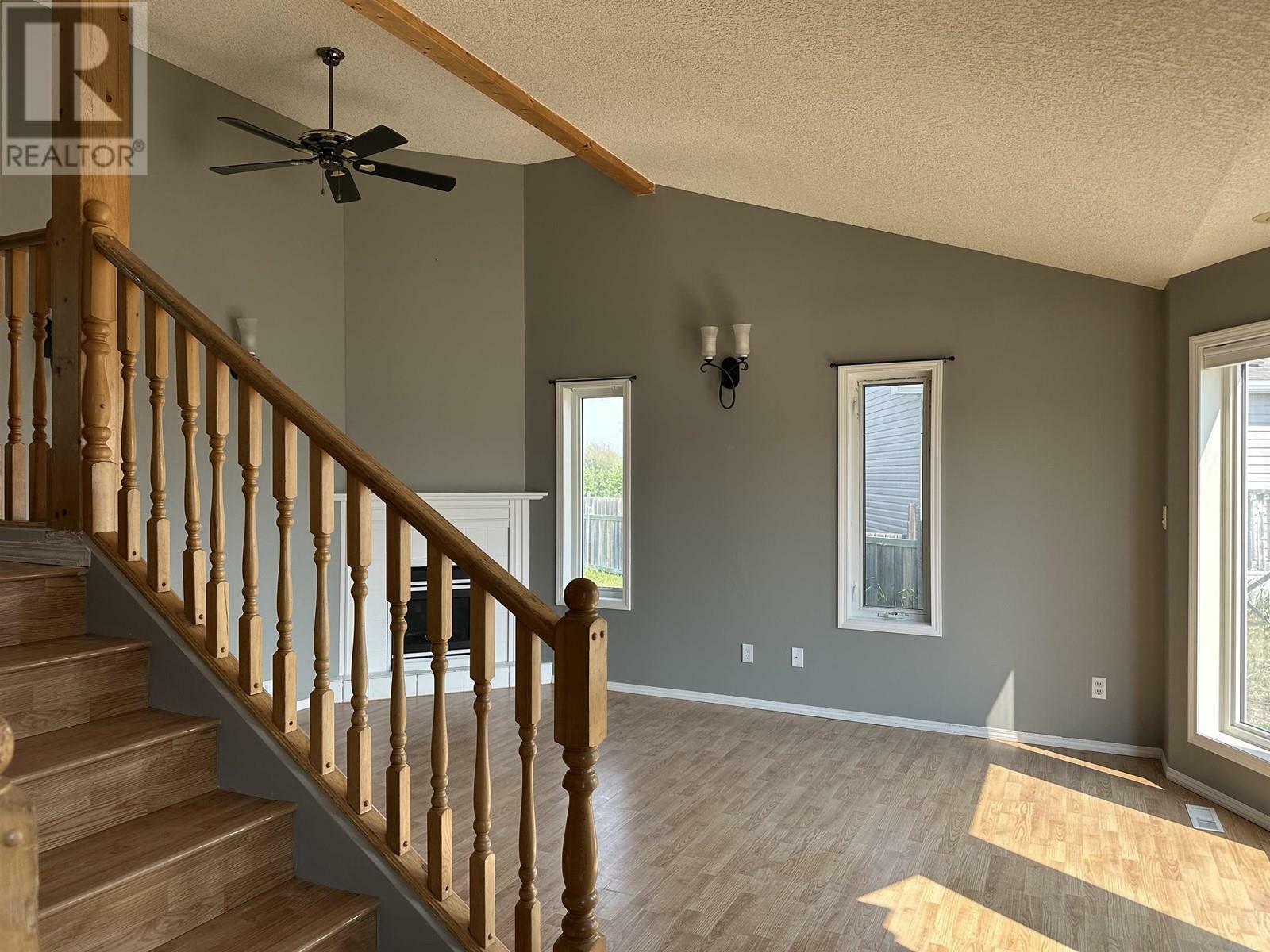 Photo de la propriété: 8104 90 Avenue BC V1J 6P8