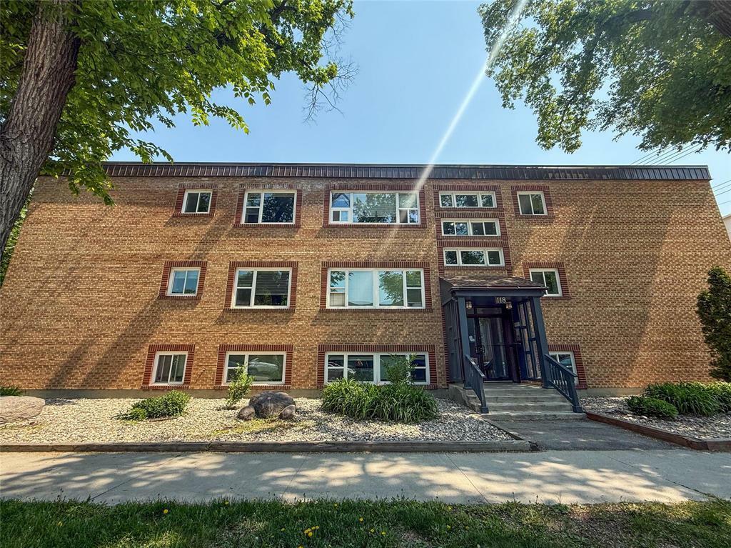 118 Scott Street  Winnipeg MB R3L 0K8 photo