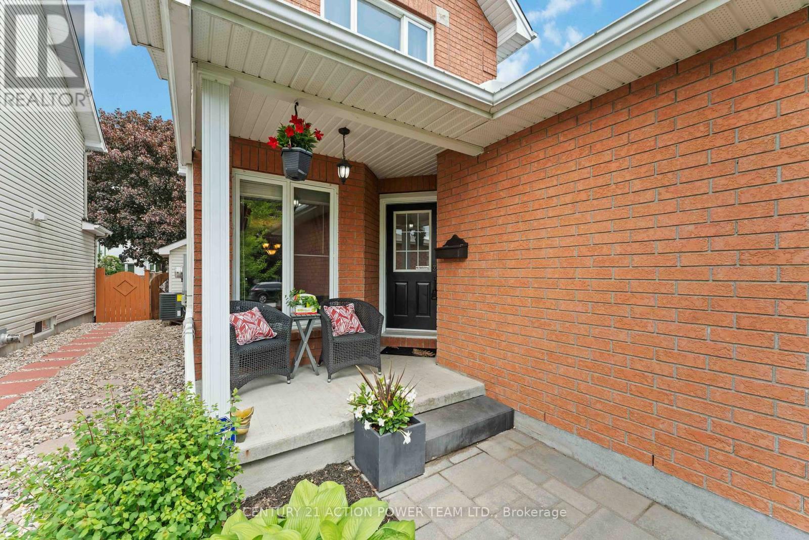 Property Photo: 1019 Sheenboro Crescent ON K4A 3M8