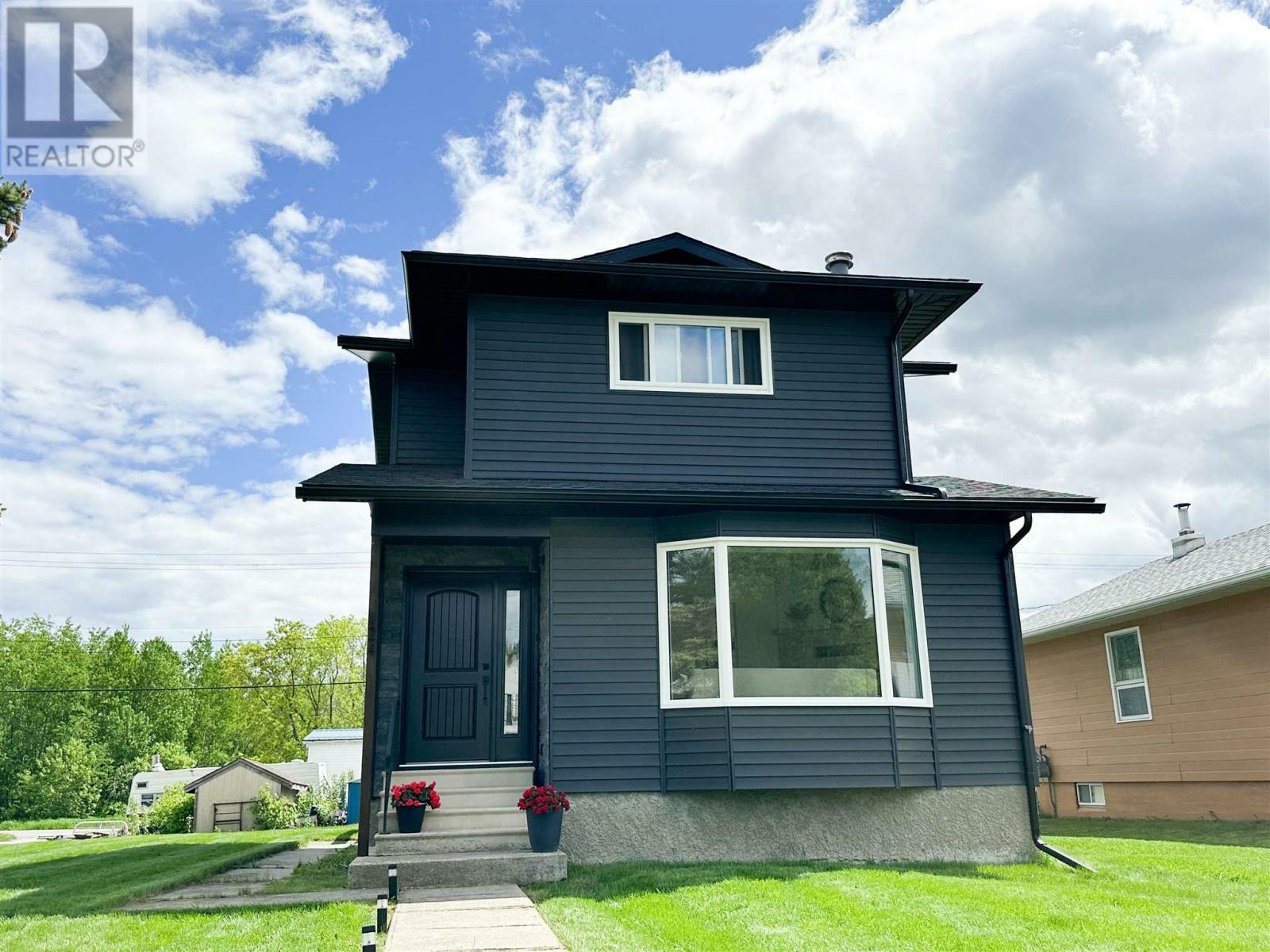Property Photo: 124 Dickenson Rd ON P0V 1C0