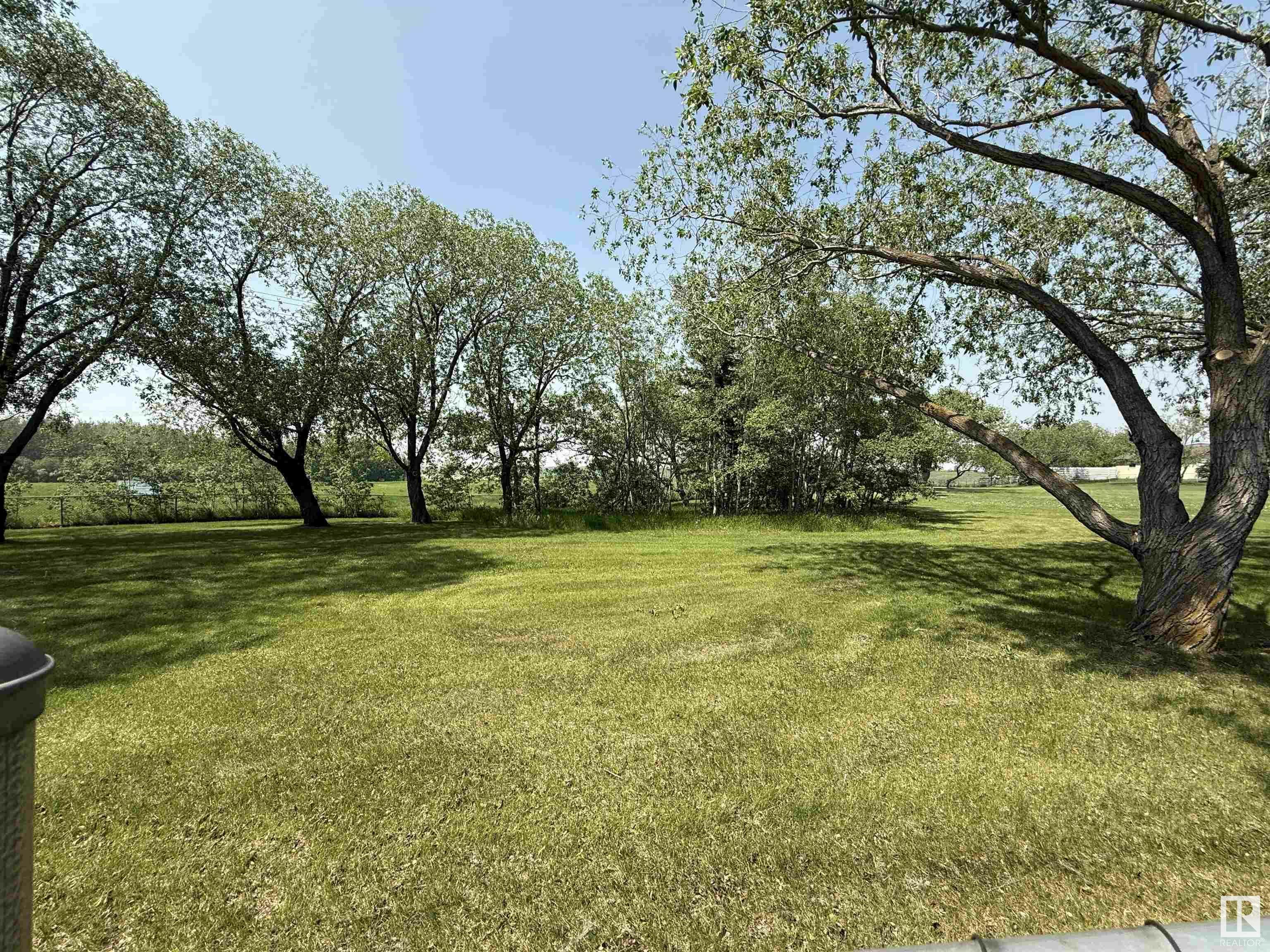 Property Photo: 1114 Moyer Drive AB T8A 1E6