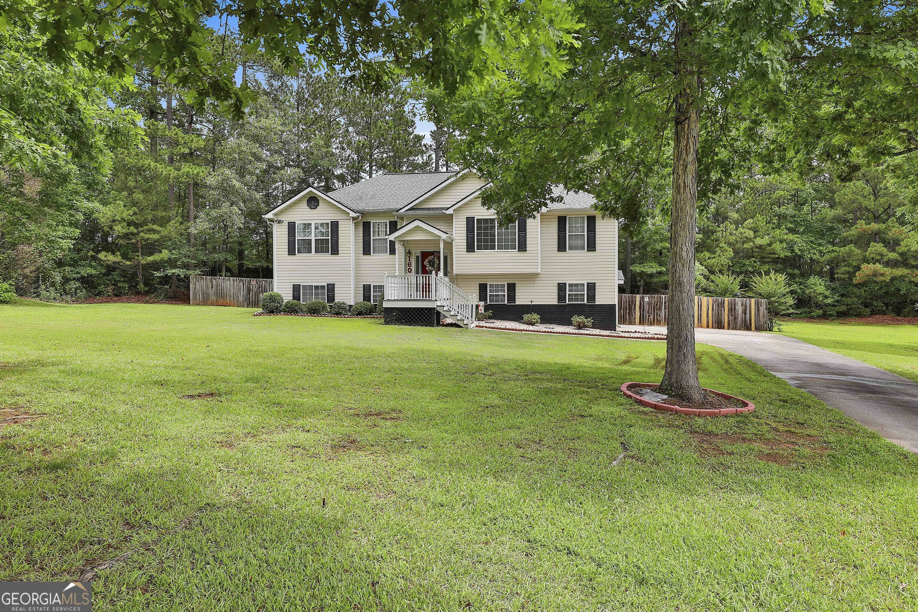 Property Photo: 160 Huntington Court GA 30265