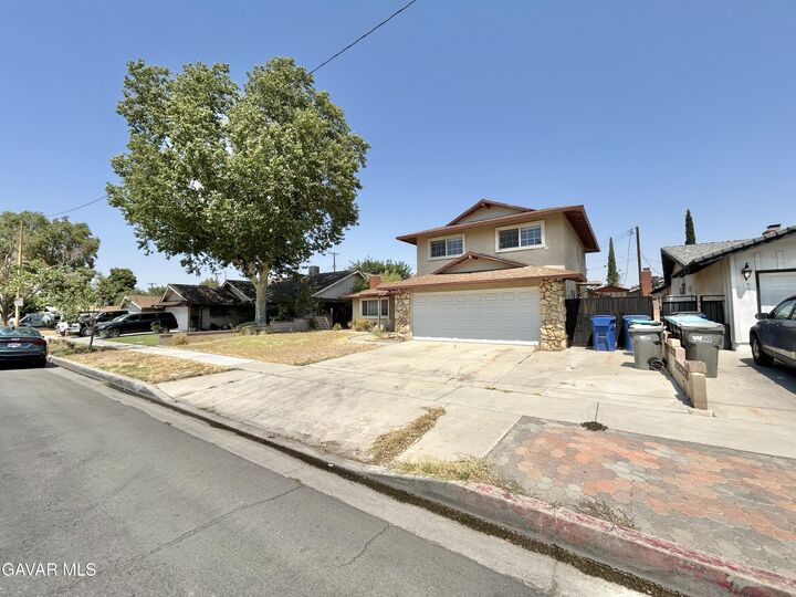 Property Photo:  43834 Gadsden Avenue  CA 93534 