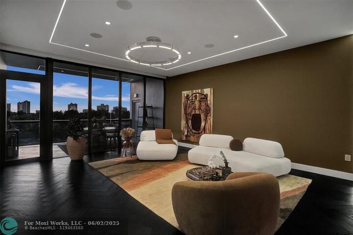Property Photo:  20 Isle Of Venice Dr, Penthouse 2  FL 33301 