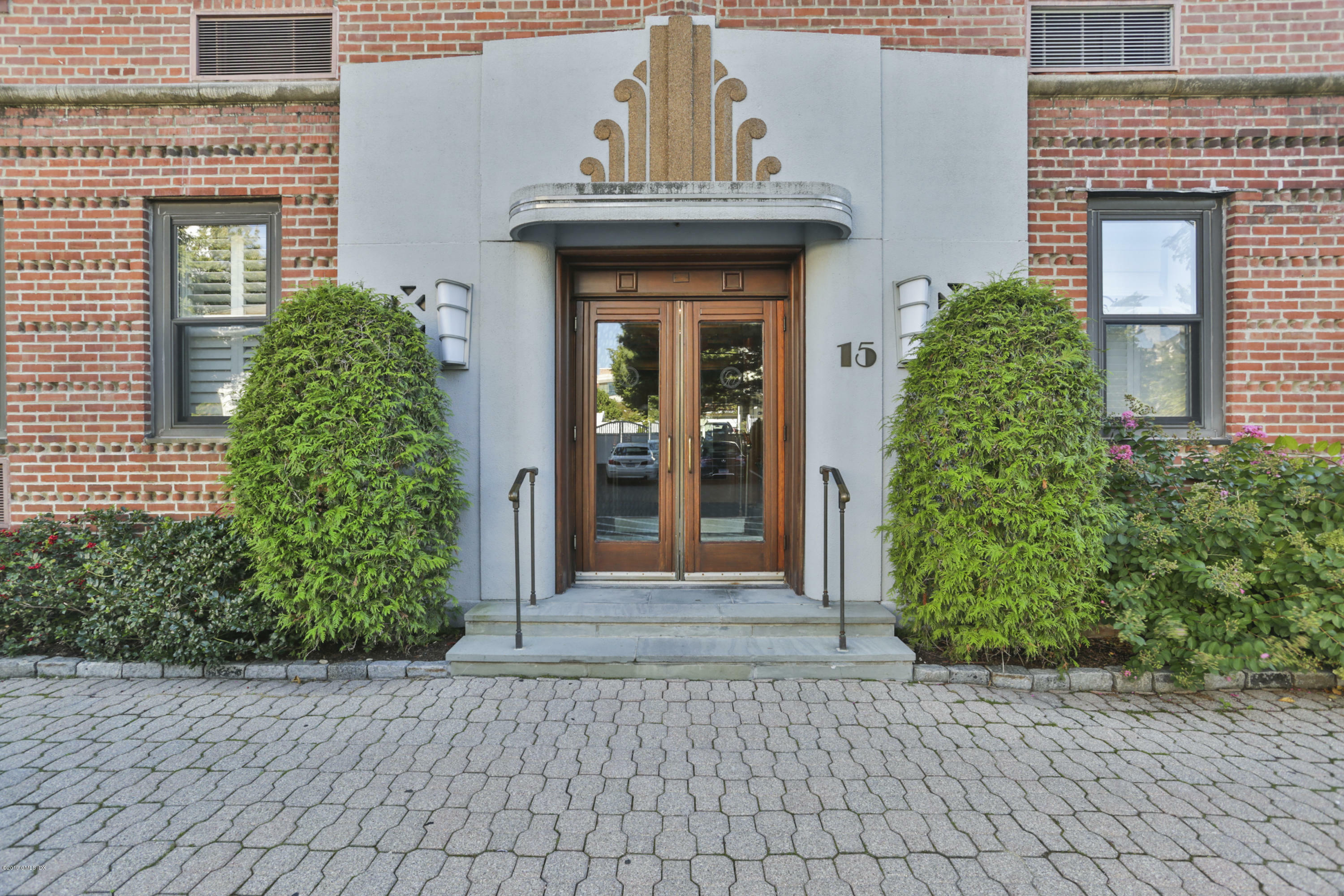 Property Photo: 15 Lafayette Court 1B CT 06830