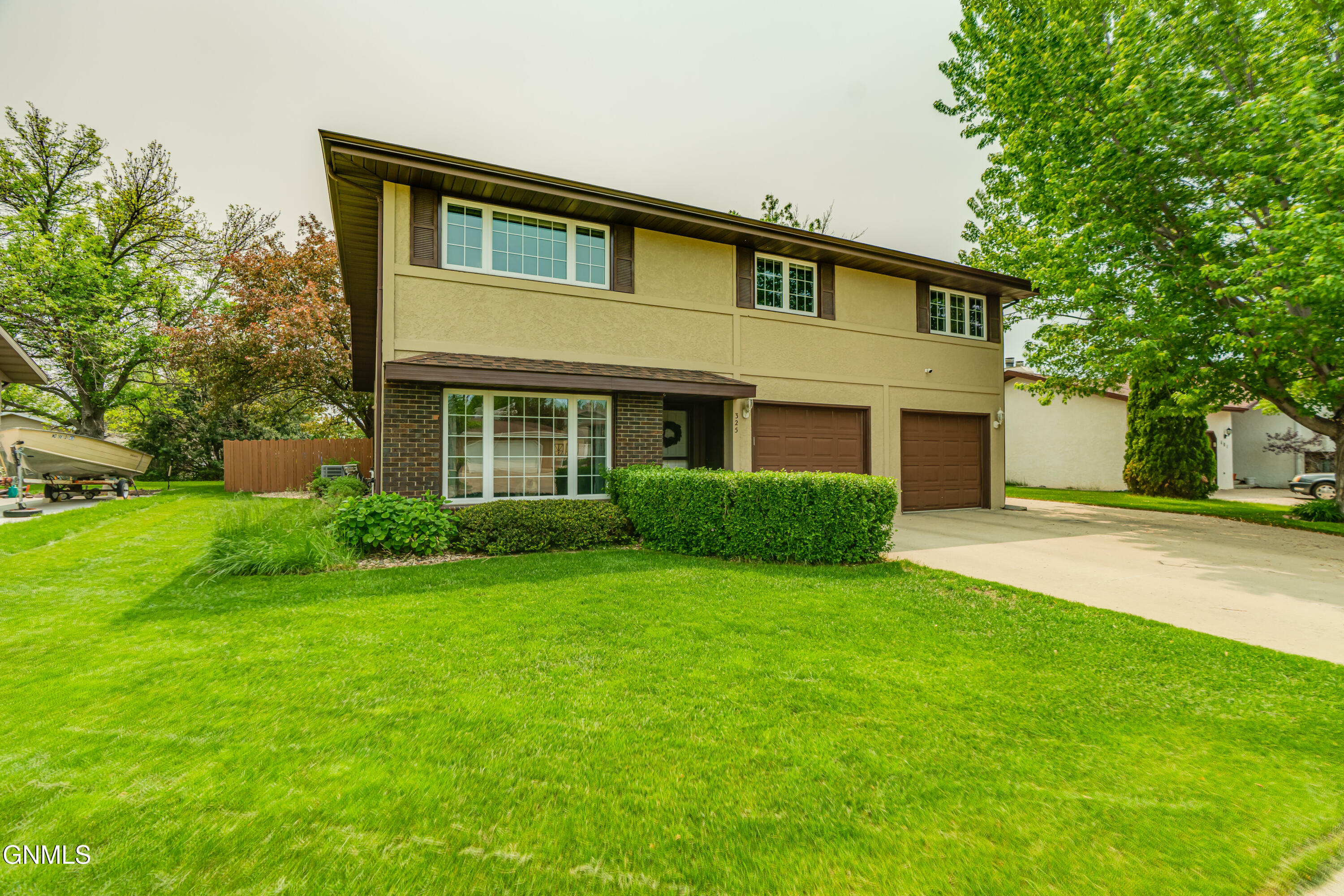 325 Weatherby Way  Bismarck ND 58503 photo
