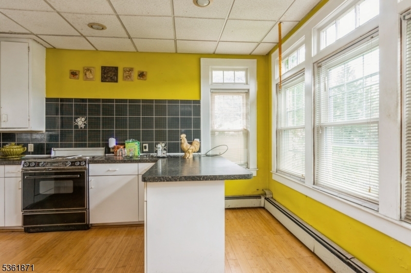 Property Photo:  835 Woodland Ave  NJ 07060 