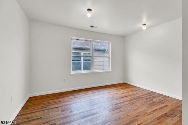Property Photo: 392 New St 3 NJ 07103