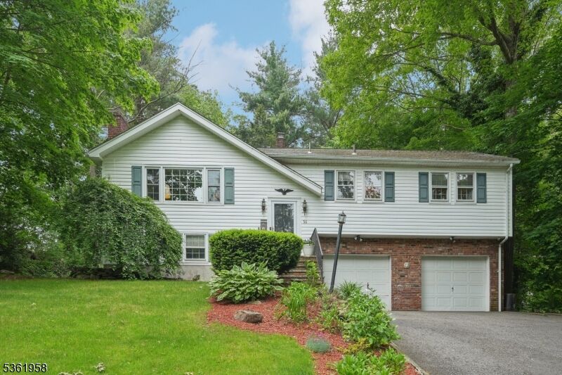 Property Photo:  56 Bradrick Ln  NJ 07480 