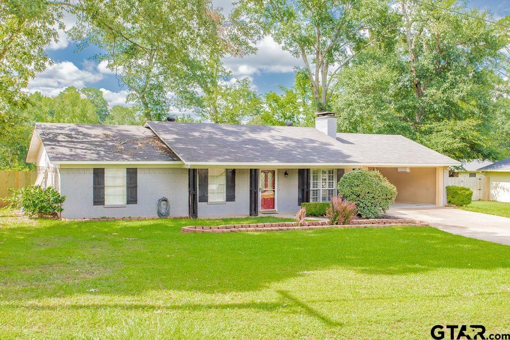 Property Photo: 1521 Tanglewood Drive West TX 75771