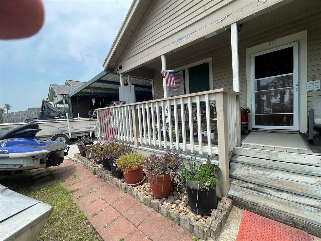 Property Photo: 5510 Avenue R TX 77551