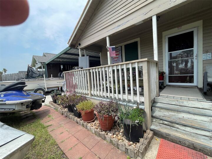 Property Photo: 5510 Avenue R TX 77551
