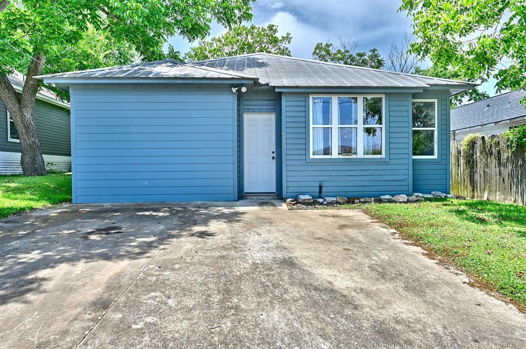 Property Photo: 213 N Austin Street TX 77833