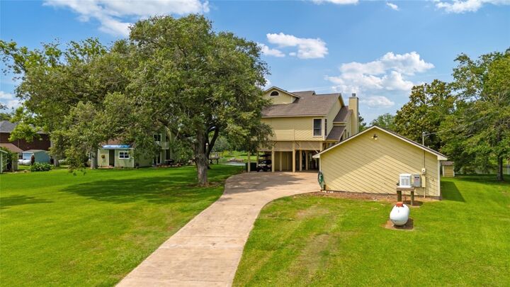 Property Photo:  287 County Road 416  TX 77422 