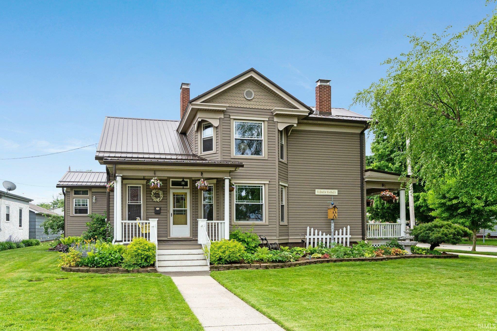 Property Photo: 804 S Jackson Street IN 46706-3002