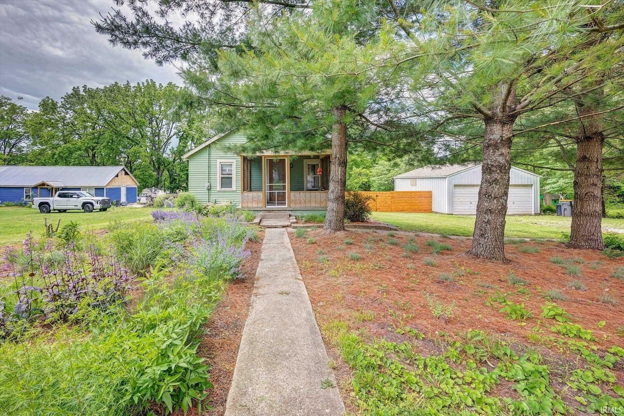 Property Photo:  711 W Graham Drive  IN 47403-3424 