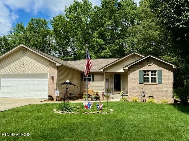 Property Photo: 15 Felix Court TN 38558
