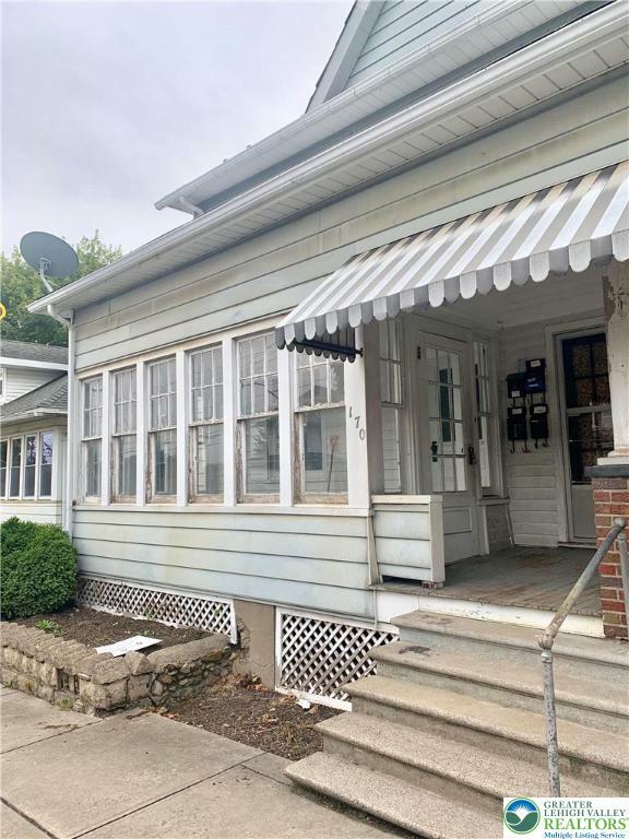 Property Photo: 170 N Broadway B PA 18091
