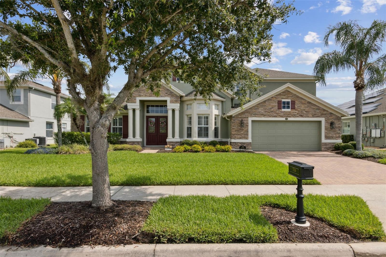 Property Photo:  724 Duff Dr  FL 34787 