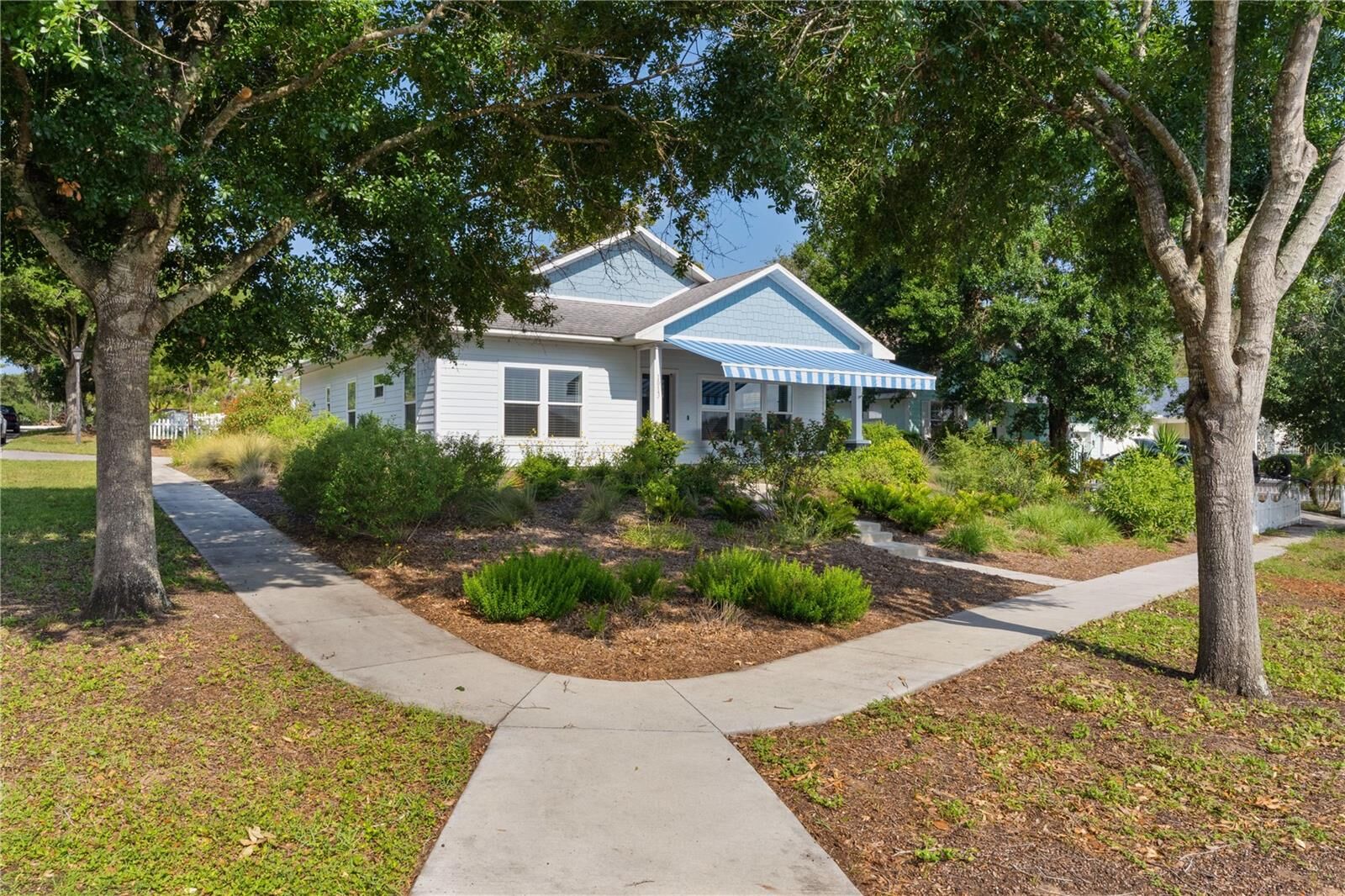 Property Photo: 1013 Lake Elsie Drive FL 32778
