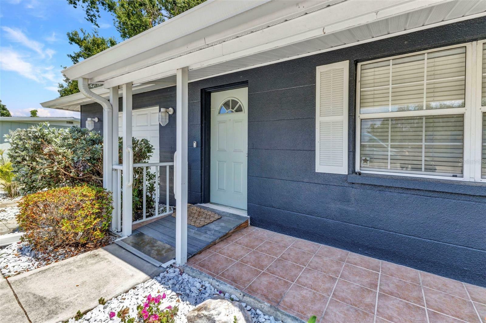 Property Photo: 646 Aqui Esta Drive FL 33950