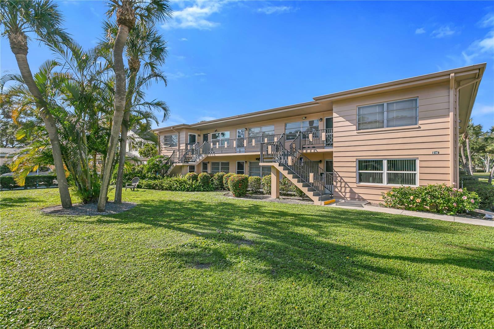 Property Photo: 216 36th Avenue N 202B FL 33704