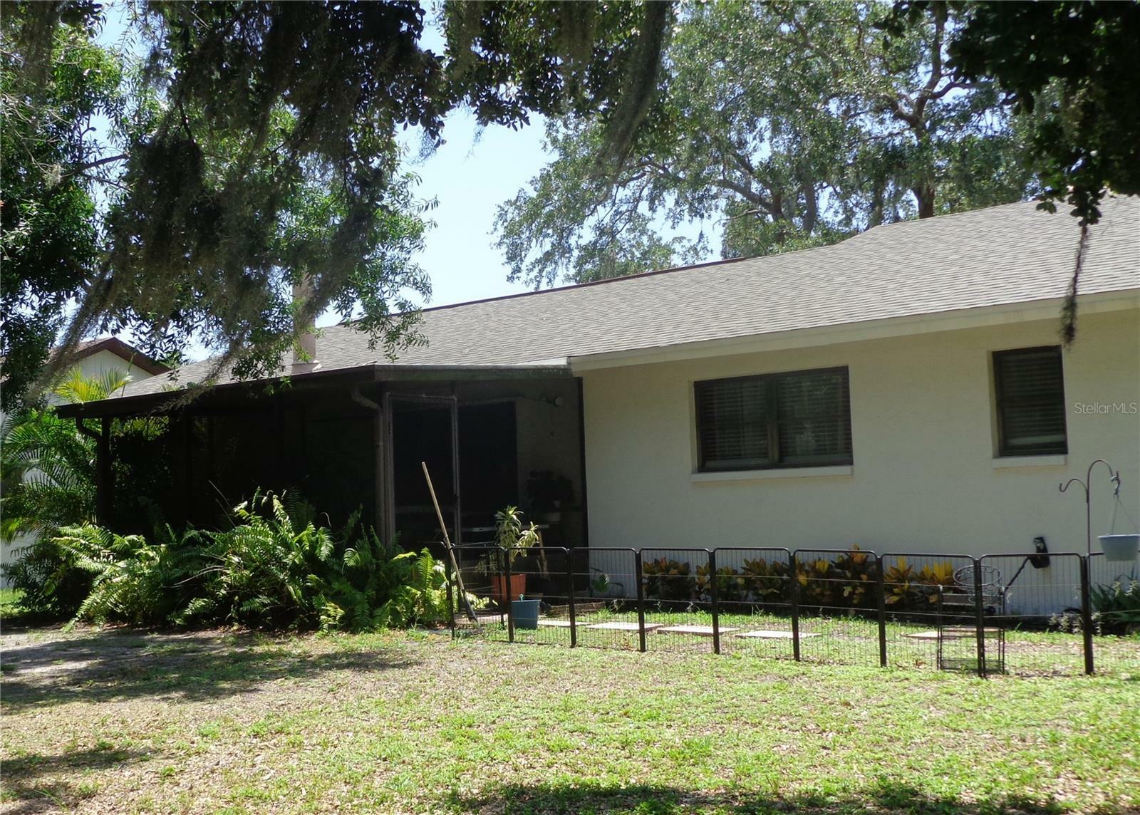 Property Photo: 2475 Wood Oak Drive FL 34232