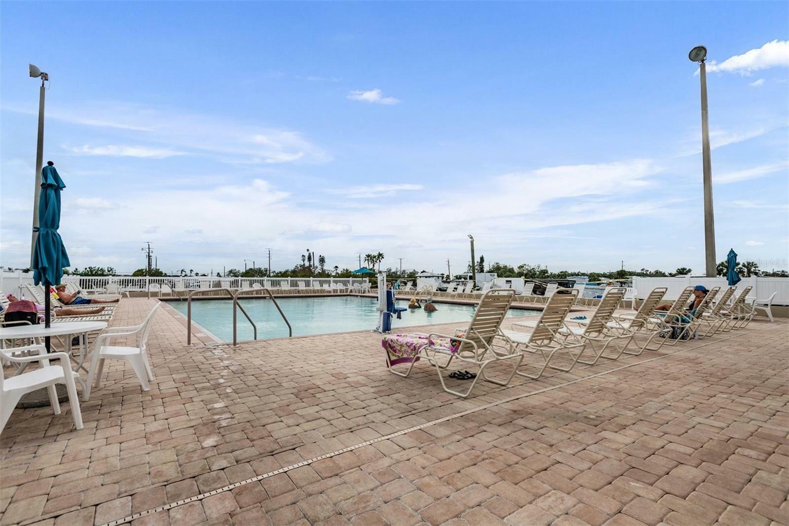 Property Photo: 1716 Indiana Avenue FL 34207