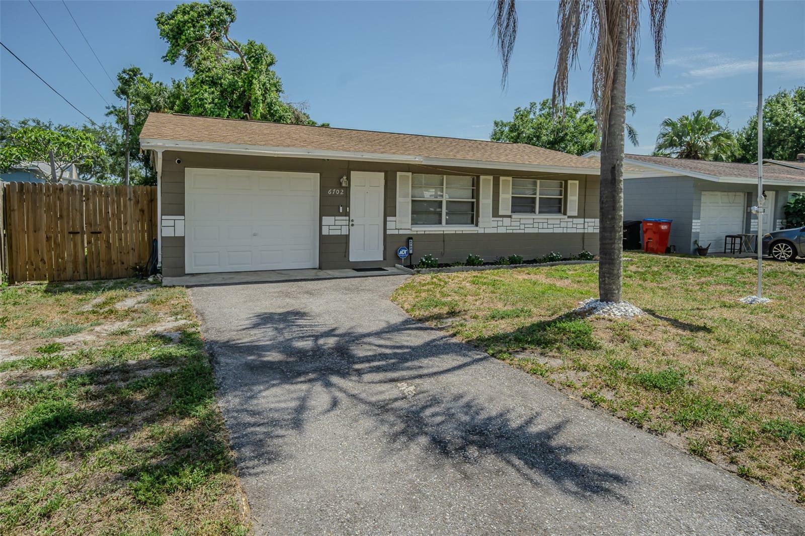 Property Photo: 6702 49th Avenue N FL 33709