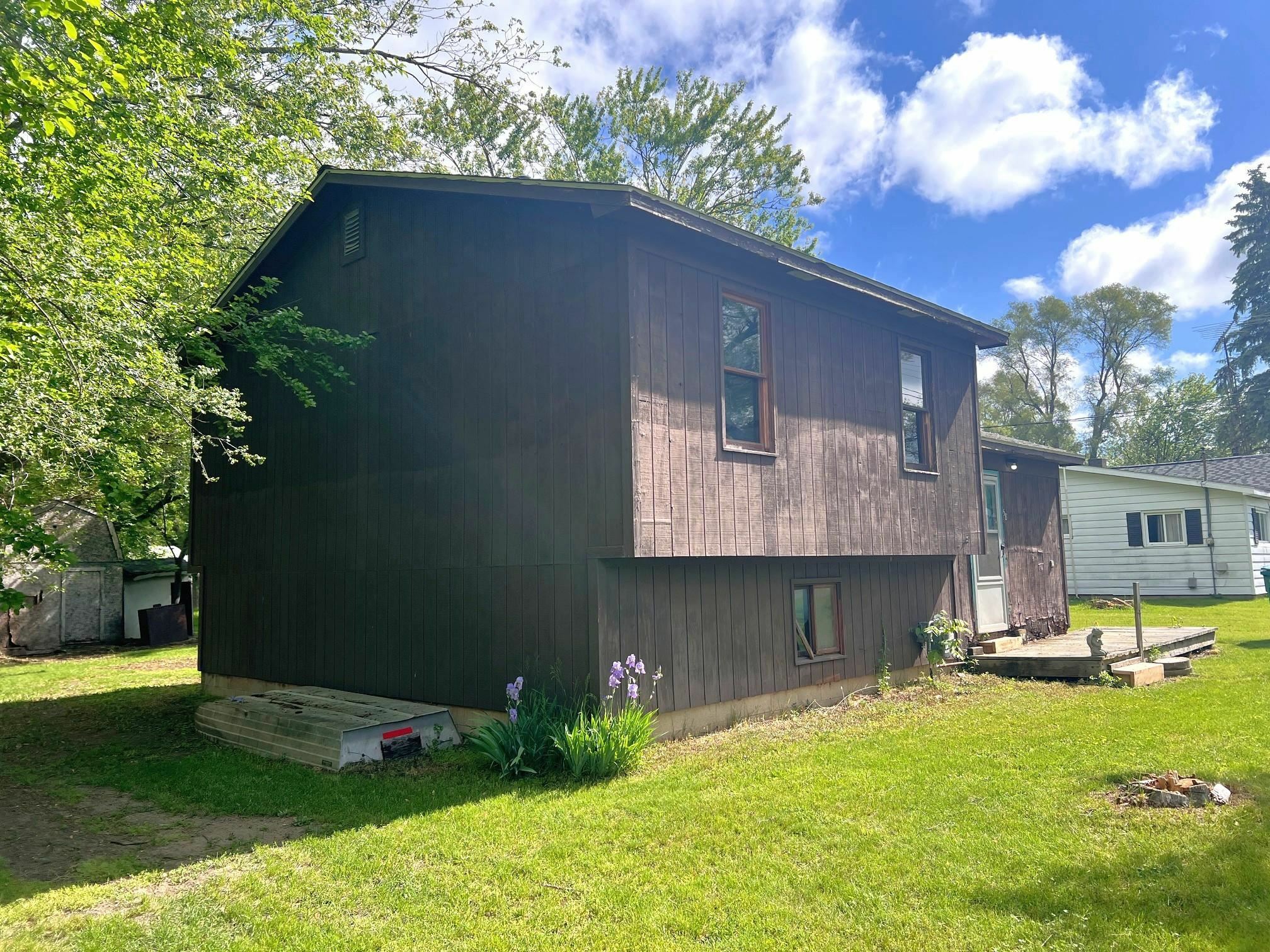 Property Photo: 158 W Willow Street MI 48872