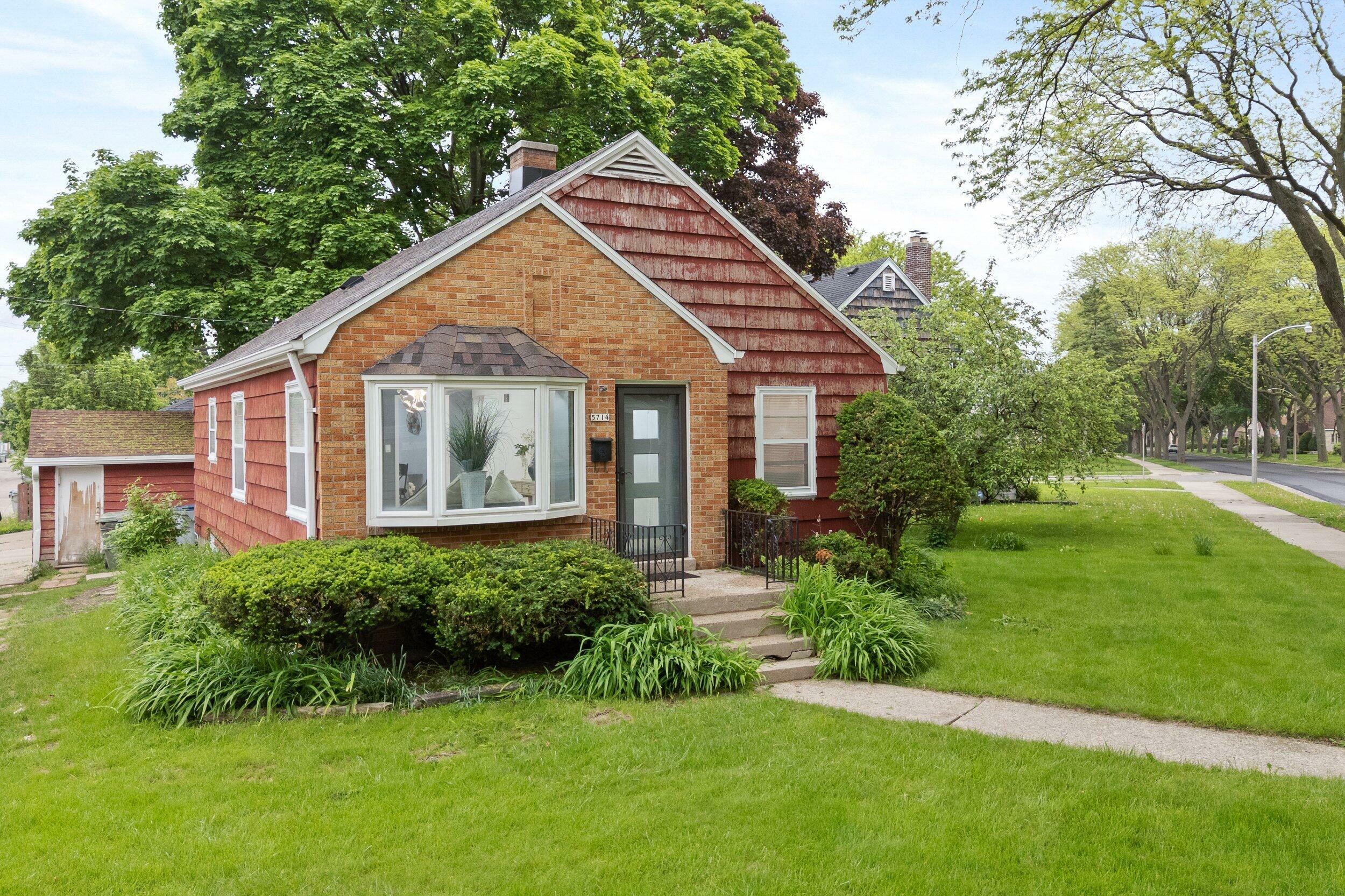 5714 W Philip Pl  Milwaukee WI 53216 photo