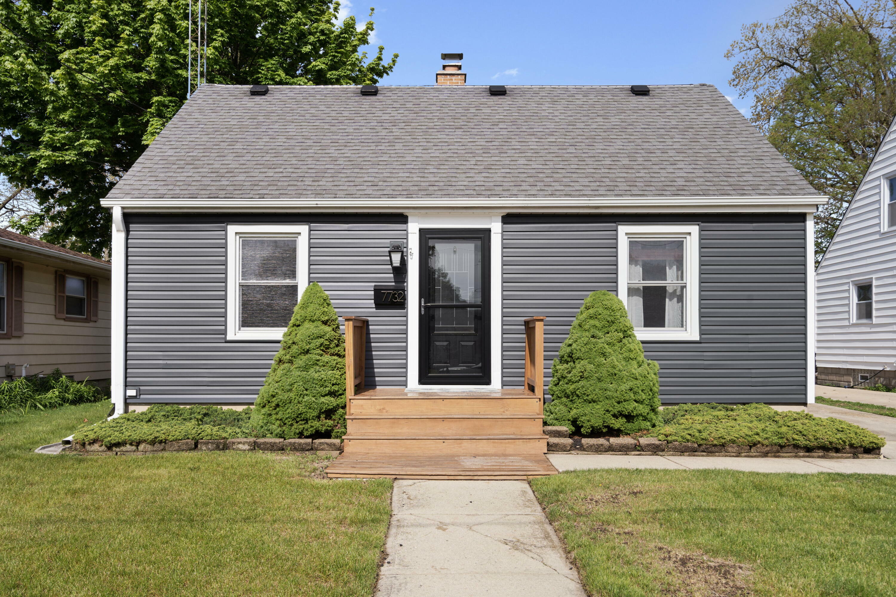 7732 10th Ave  Kenosha WI 53143 photo