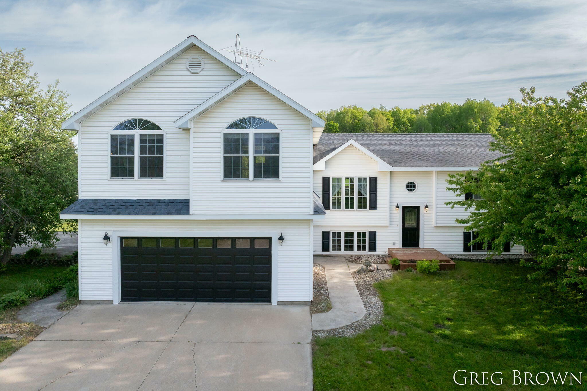 Property Photo: 9318 Jefferson Road MI 48850