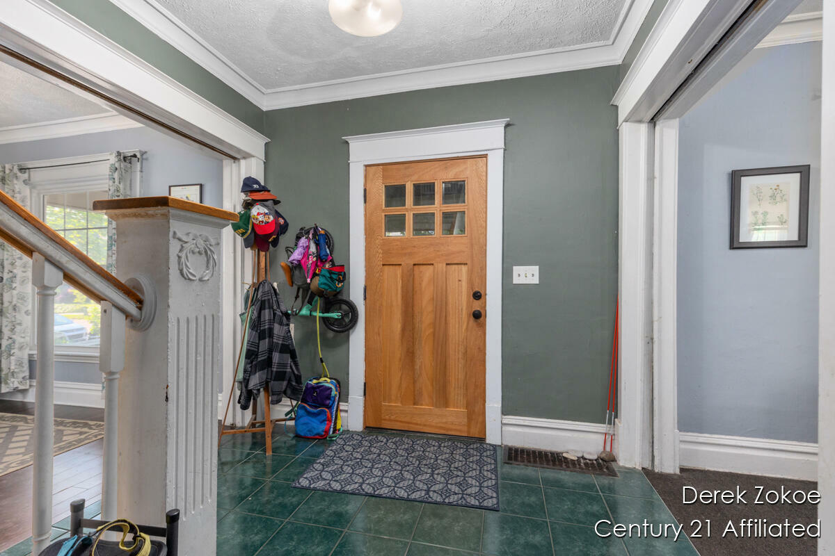 Property Photo:  1237 Wealthy Street SE  MI 49506 