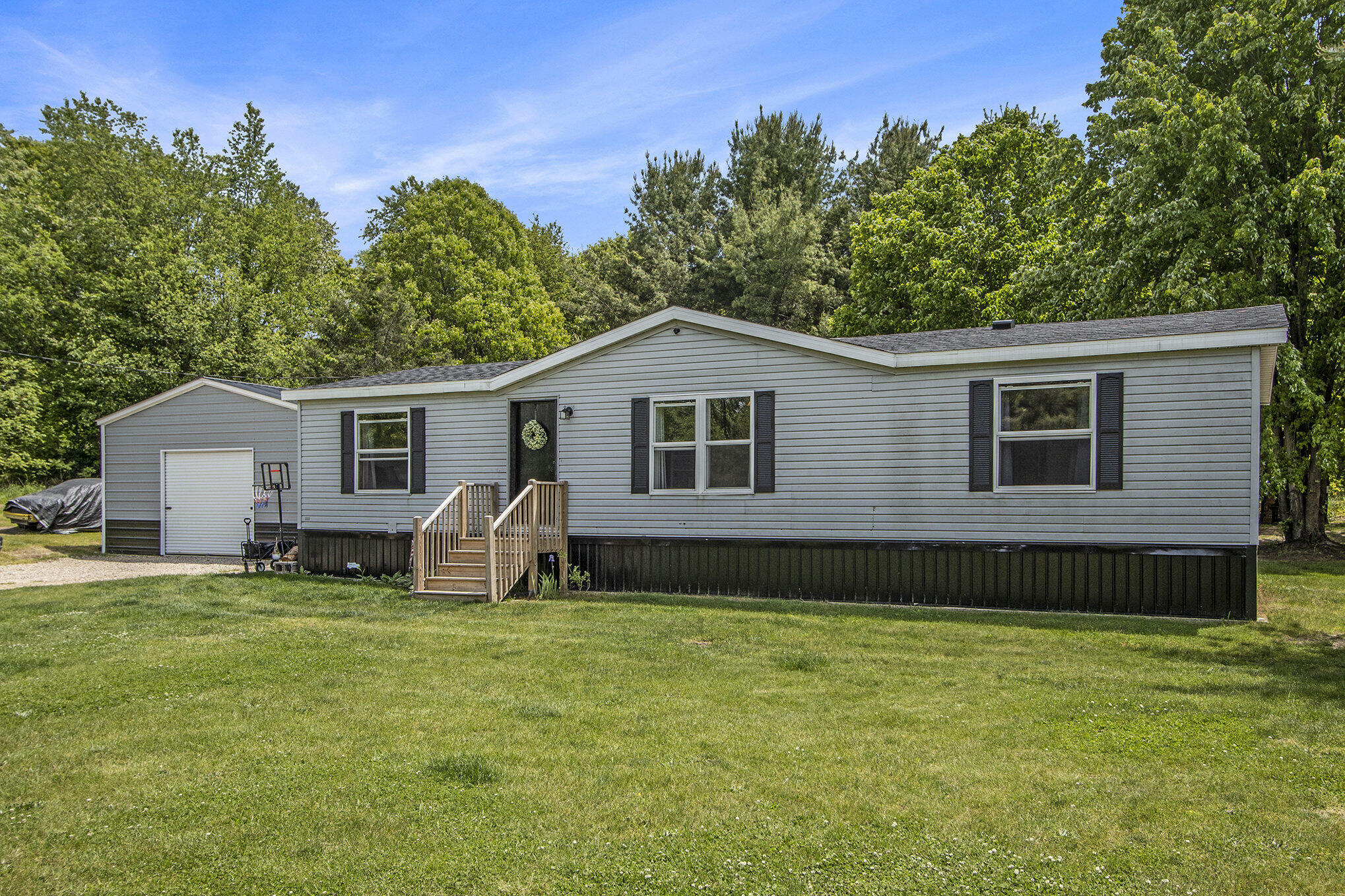 Property Photo: 33501 County Road 669 MI 49065