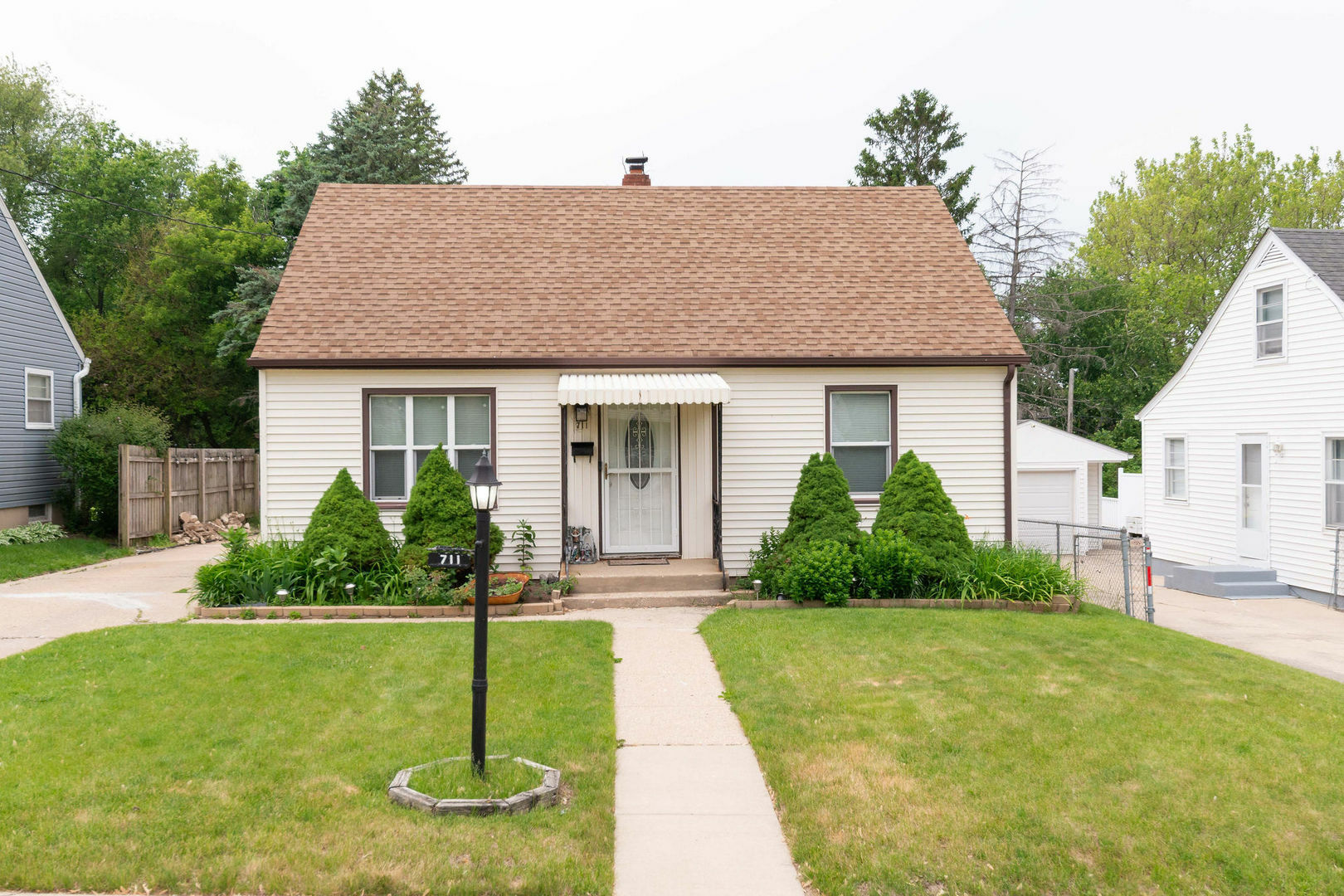 Property Photo: 711 29th Street IL 61108