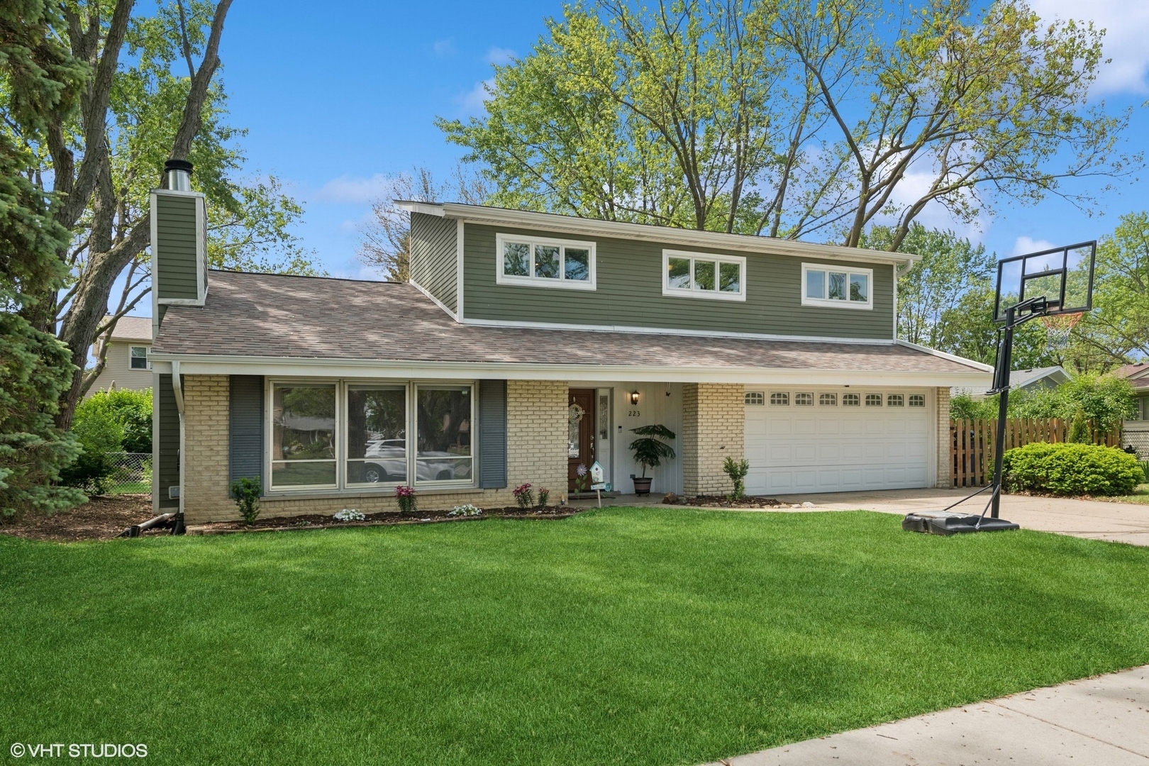 223 Hickory Lane  Schaumburg IL 60193 photo