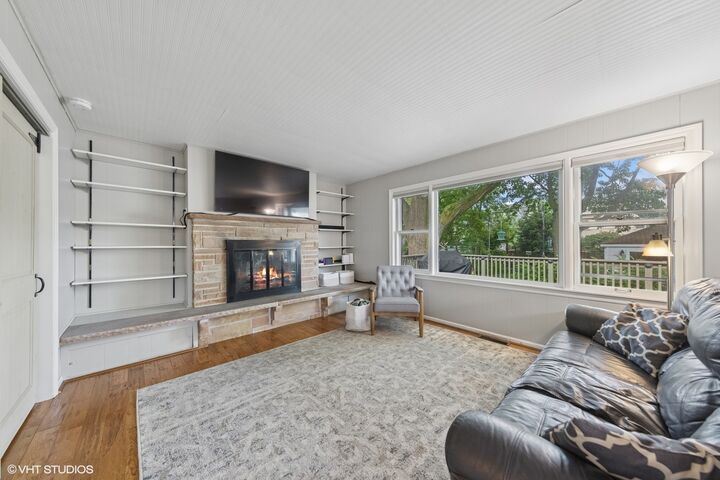 Property Photo: 732 S La Grange Road IL 60525