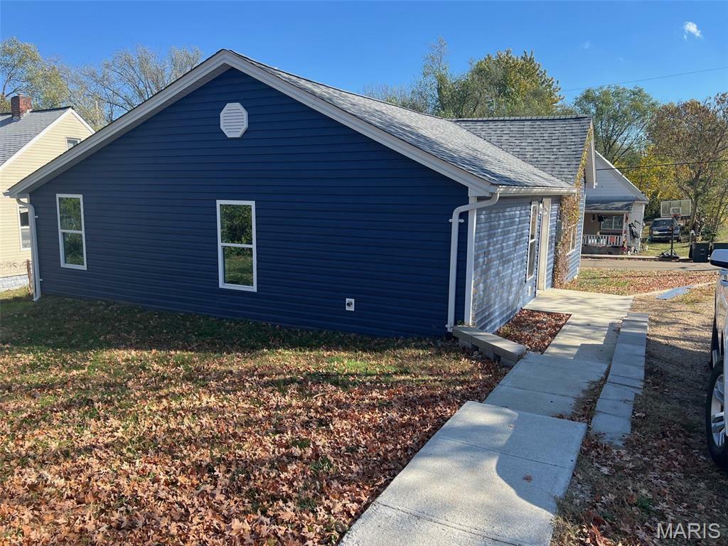 Property Photo: 103 N B Street MO 63628