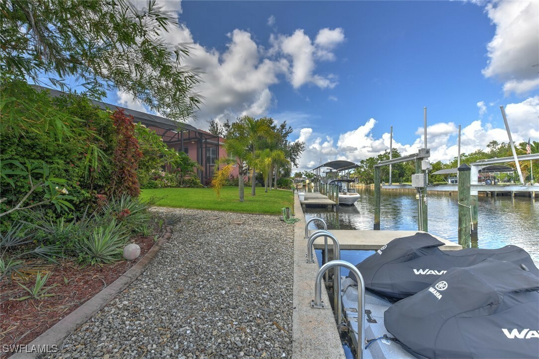 Property Photo:  4409 Crews Court  FL 33952 